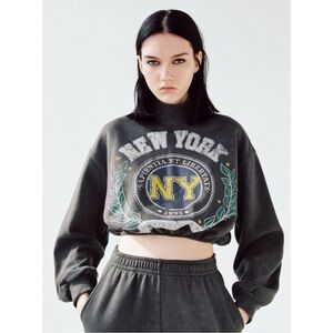 Zara New York Graphic Cropped Sweatshirt